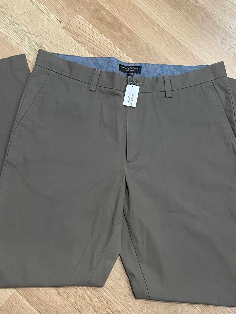 NWT Banana Republic Men's Olive Green Chino Pants